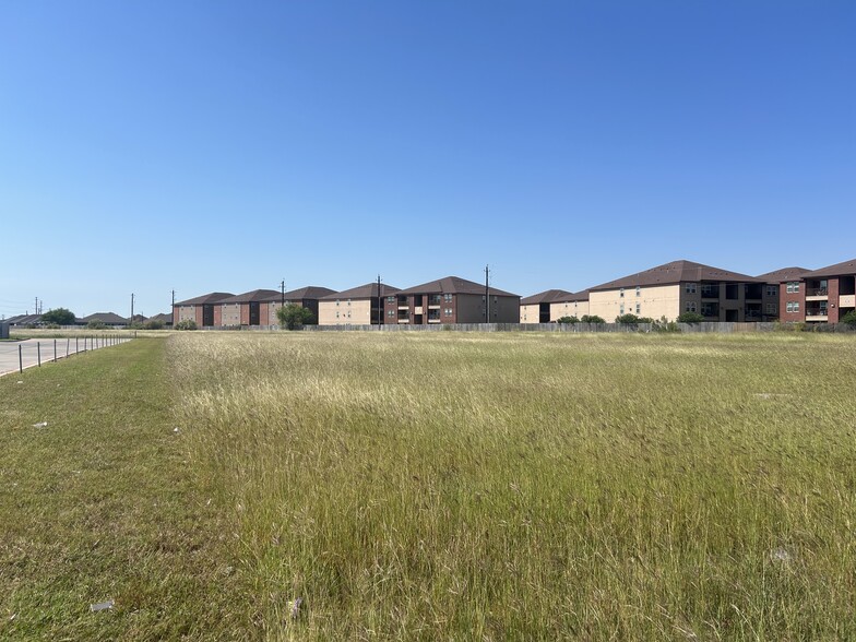 3809 Rodd Field Rd, Corpus Christi, TX for sale - Building Photo - Image 2 of 9