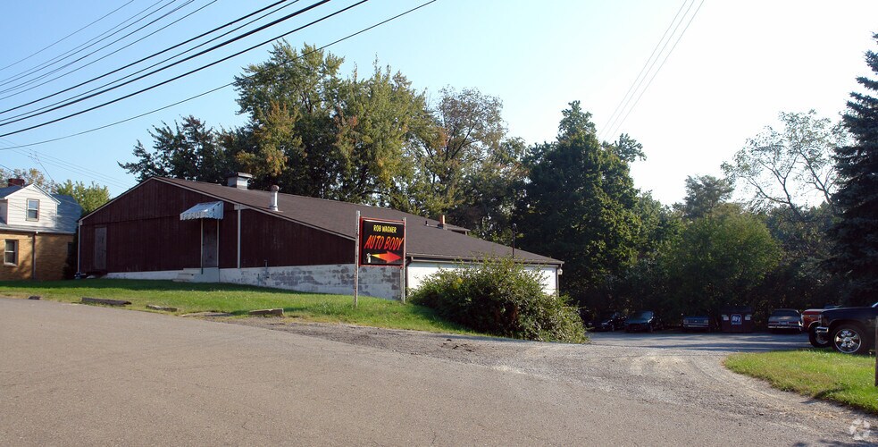 7824 Old Perry Hwy, Pittsburgh, PA for sale - Primary Photo - Image 1 of 11