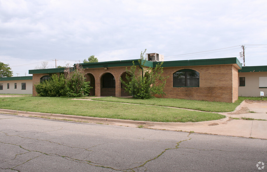 1215 NE 34th St, Oklahoma City, OK for sale - Building Photo - Image 2 of 17