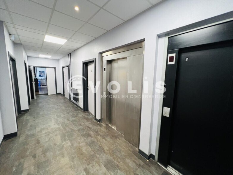 Office in Montreuil to rent - Interior Photo - Image 2 of 7