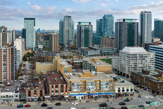 2401 Yonge St, Toronto, ON - aerial  map view