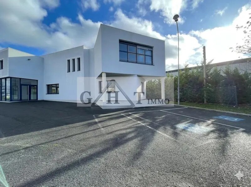Office in Vaux-le-Pénil for sale Building Photo- Image 1 of 4