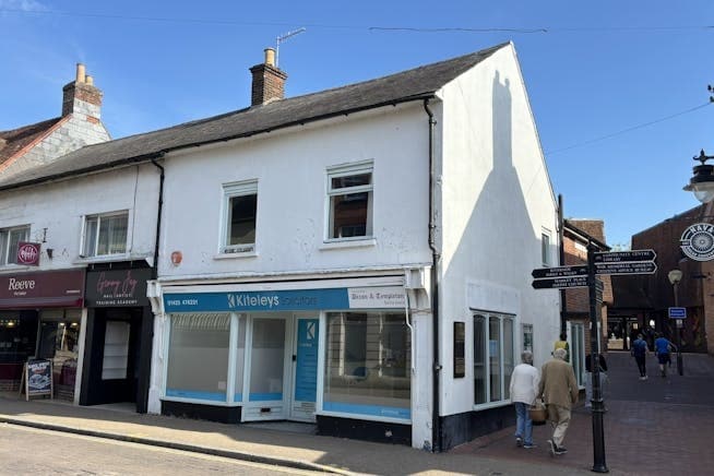 26-28 High St, Ringwood to rent Primary Photo- Image 1 of 4