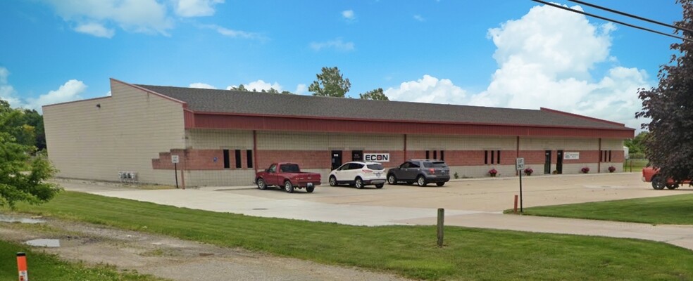 910-916 Huber Dr, Monroe, MI for rent - Building Photo - Image 1 of 2