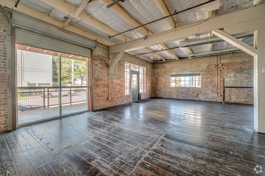 2327 Commerce St, Houston, TX for rent - Interior Photo - Image 3 of 16