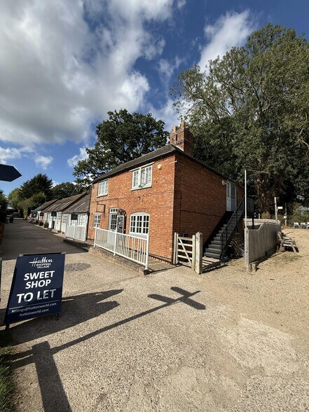 Dark Ln, Warwick to rent - Building Photo - Image 3 of 3