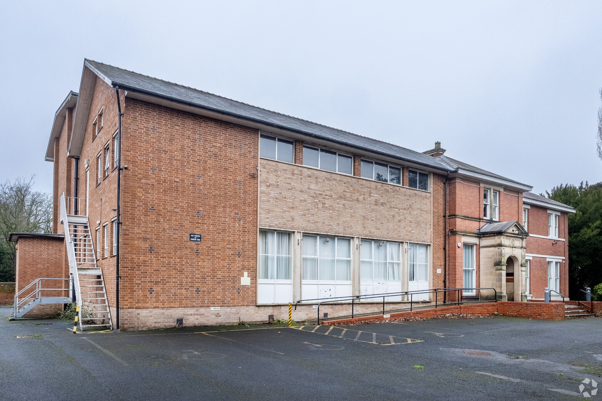211 Tettenhall Rd, Wolverhampton to rent Primary Photo- Image 1 of 7