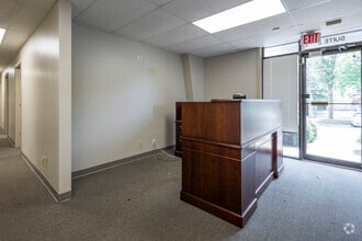 4910 University Sq, Huntsville, AL for rent Building Photo- Image 2 of 5