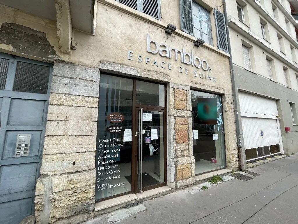 Retail in Lyon to rent Building Photo- Image 1 of 7