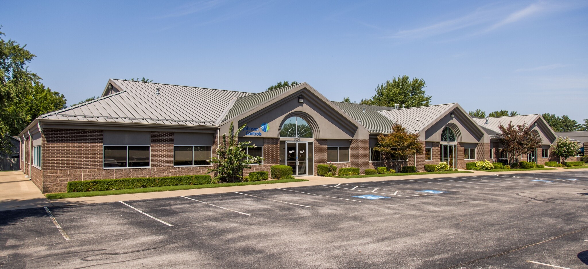 1700 SW Commerce Dr, Bentonville, AR to rent Building Photo- Image 1 of 1