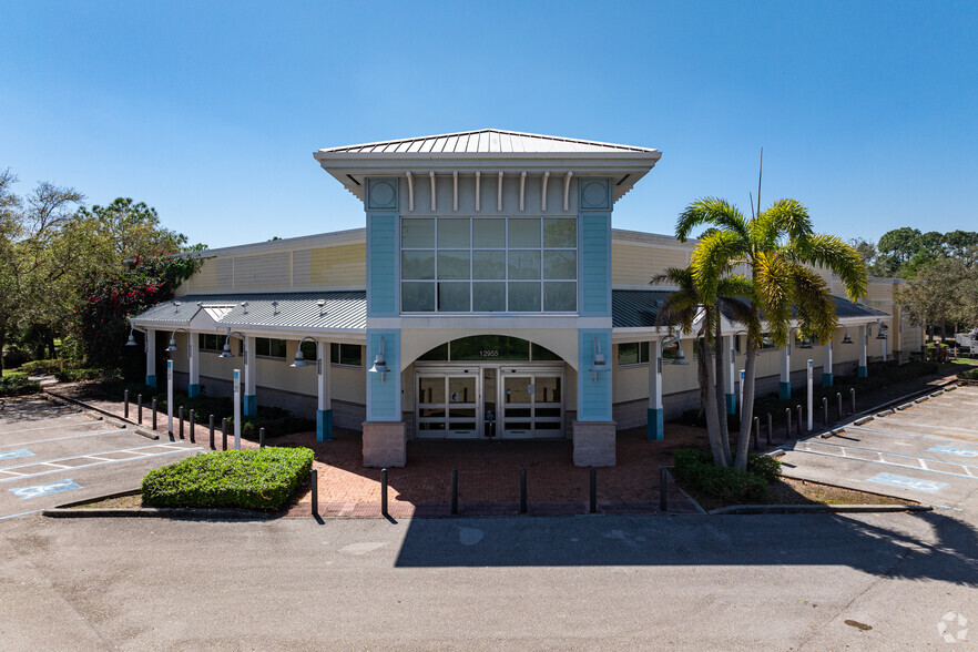 12955 Collier Blvd, Naples, FL for rent - Primary Photo - Image 1 of 21