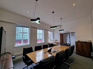 1 Allsop Pl, London to rent Interior Photo- Image 2 of 4