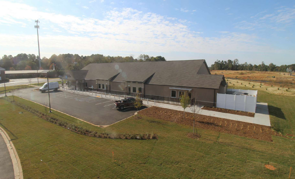 851 Double Bridge Road rd, Boiling Springs, SC for sale - Building Photo - Image 1 of 1