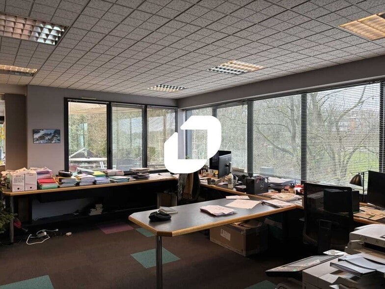 Office in Lissieu for sale - Building Photo - Image 3 of 13