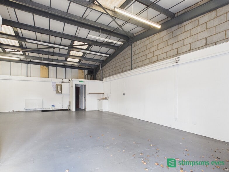 14-22 Singer Way, Kempston to rent - Building Photo - Image 3 of 10