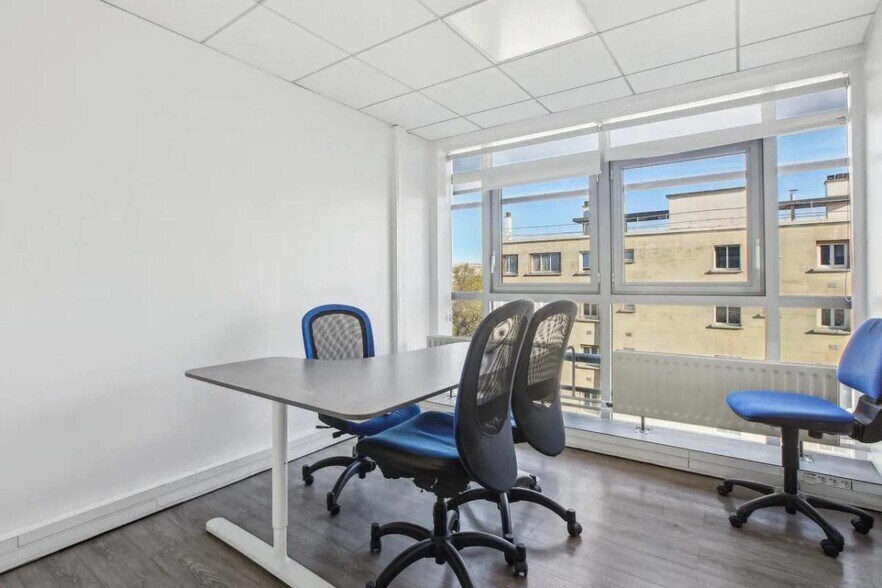 Office in Paris for sale - Interior Photo - Image 3 of 8