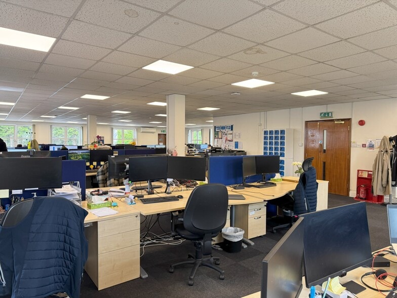 6 Pembroke Rd, Sevenoaks to rent - Building Photo - Image 3 of 4