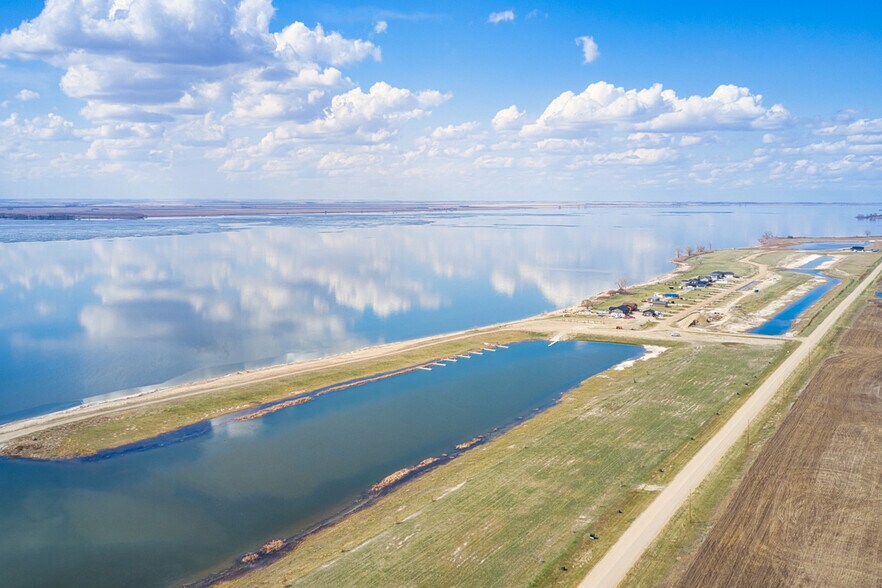 100 Sunset Acres Ln, Cymric, SK for sale - Primary Photo - Image 2 of 15