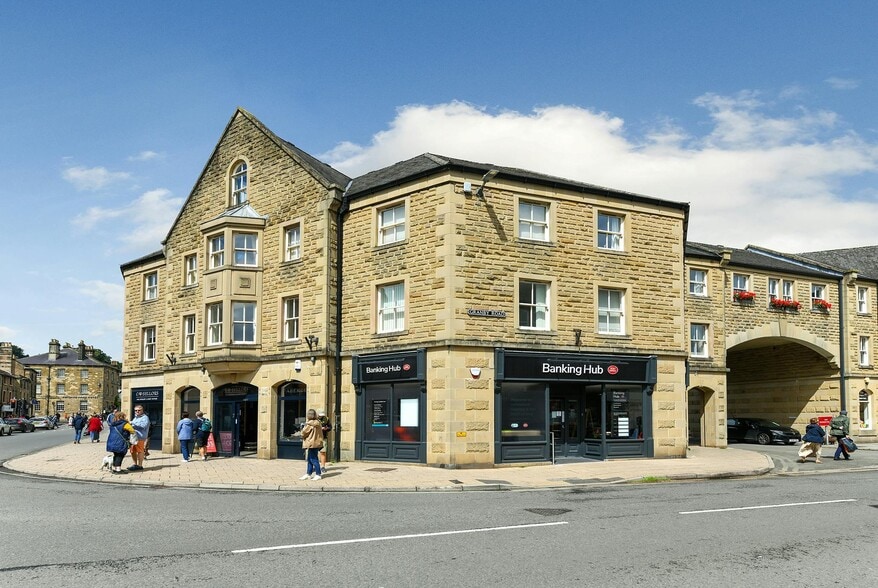 1 Royal Oak Pl, Bakewell for sale - Building Photo - Image 2 of 5