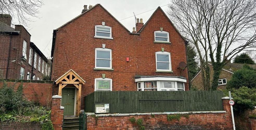 Dove Bank, Uttoxeter for rent - Primary Photo - Image 1 of 1