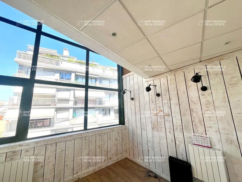 55 Rue Emile Landrin, Boulogne-Billancourt to rent - Interior Photo - Image 3 of 11