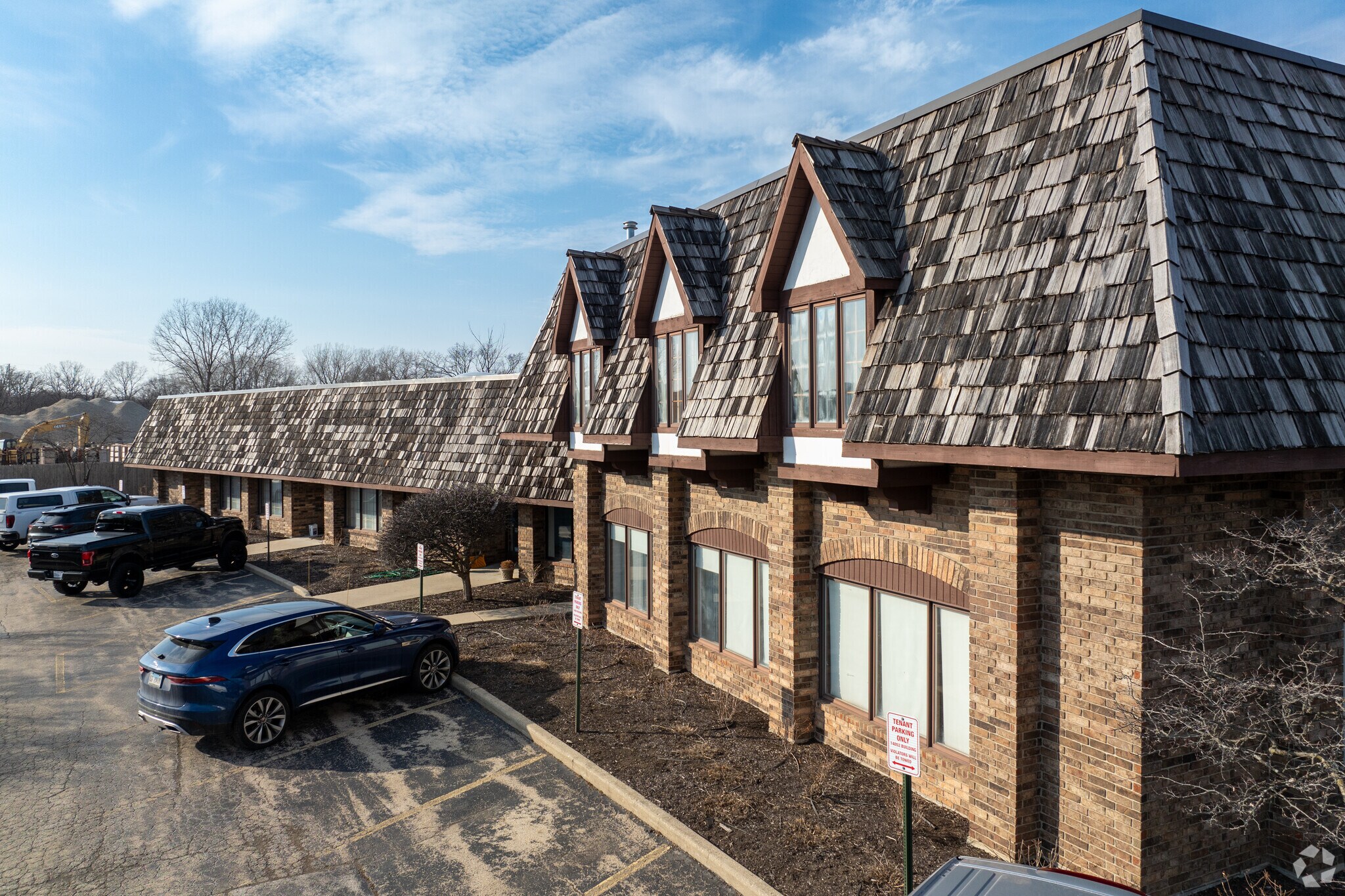 14052 W Petronella Dr, Libertyville, IL for sale Primary Photo- Image 1 of 1