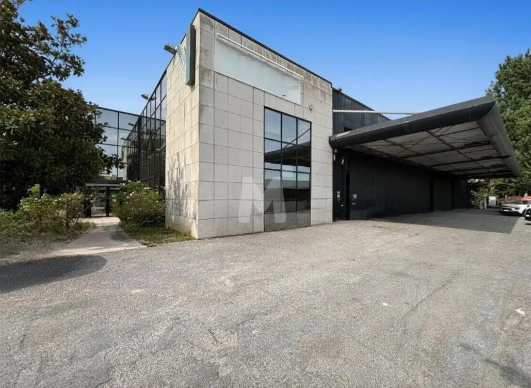 Light Industrial in Palaiseau to rent Building Photo- Image 1 of 15