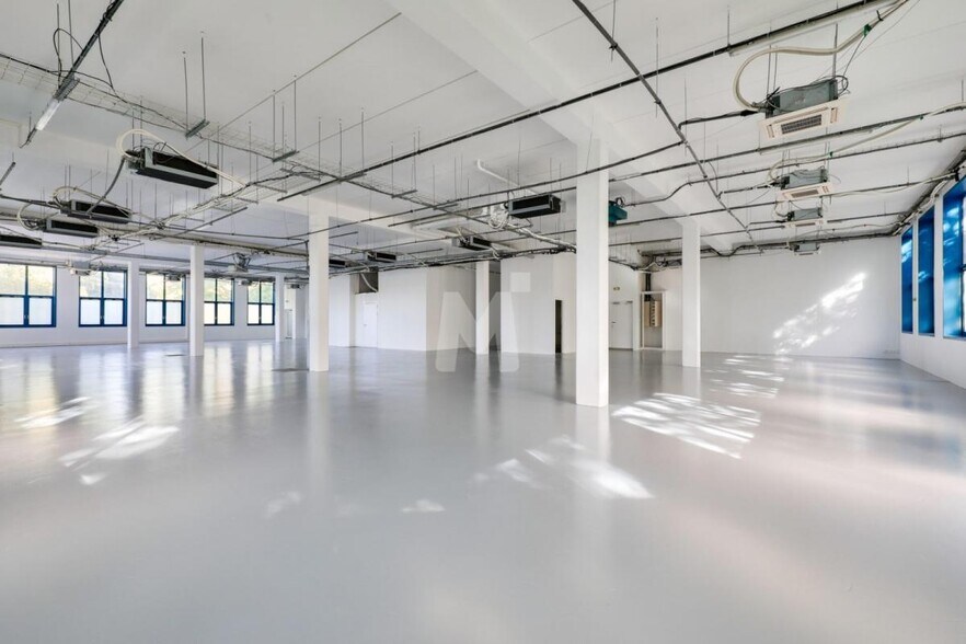 Light Industrial in Fresnes to rent - Building Photo - Image 3 of 12