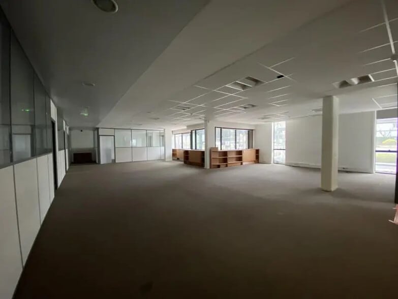 Office in Ivry-sur-Seine to rent - Building Photo - Image 3 of 16