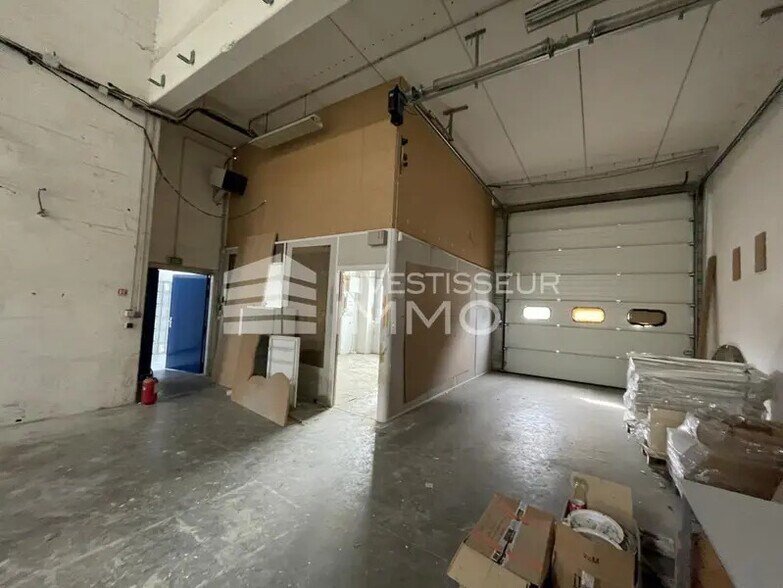Light Industrial in Vitry-sur-Seine to rent - Interior Photo - Image 2 of 10