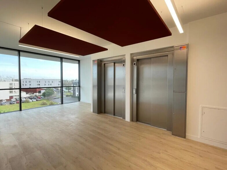 Office in Mérignac to rent - Building Photo - Image 2 of 14