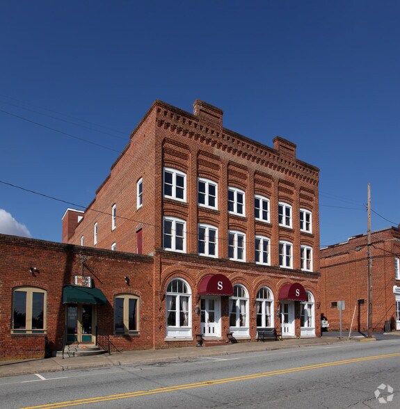 100 S Main St, Catawba 28609 Retail for Sale UK