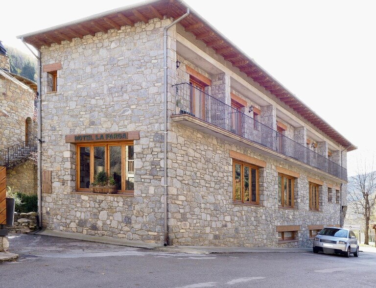 Hospitality in Setcases, Gerona for sale - Building Photo - Image 2 of 28