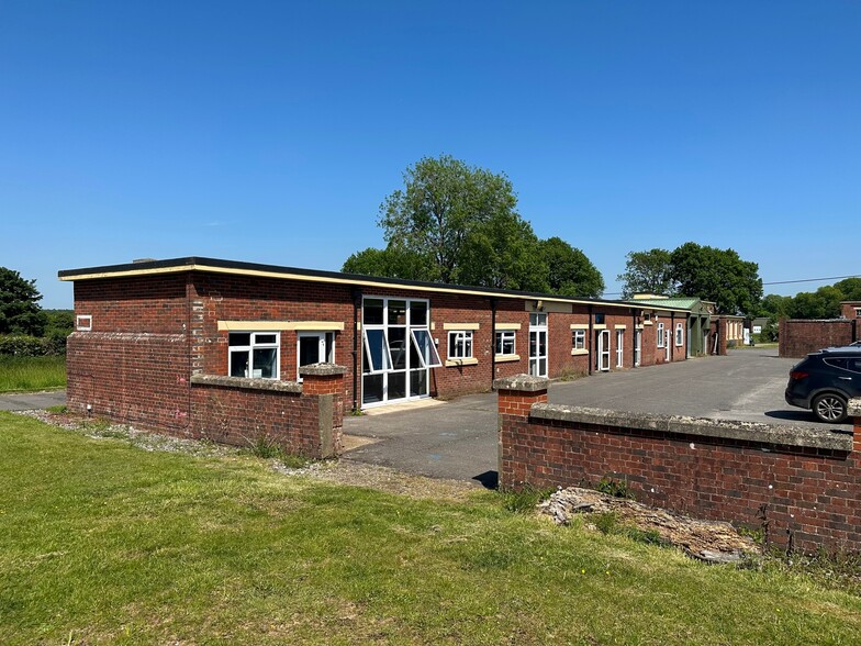 The Courtyard, Salisbury for sale - Primary Photo - Image 1 of 1