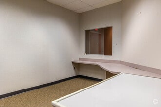 2444 Morris Ave, Union Township, NJ to rent Interior Photo- Image 2 of 8