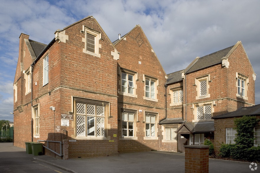 Knapp Ln, Cheltenham to rent - Building Photo - Image 3 of 3