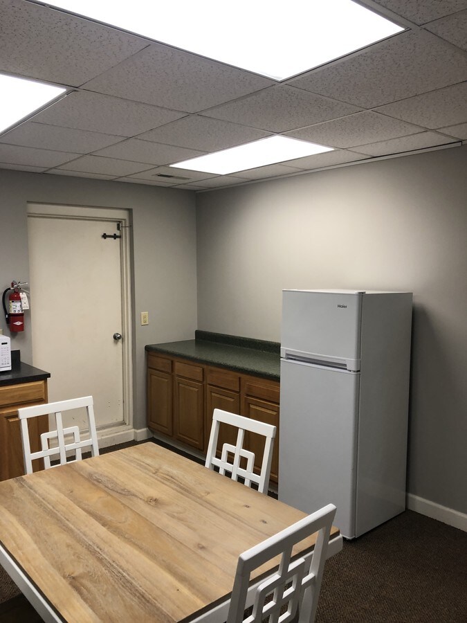 3303 Healy Dr, WinstonSalem 27103 Office for Rent