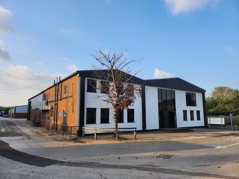 Longbridge Hayes Rd, Stoke On Trent to rent - Building Photo - Image 1 of 19