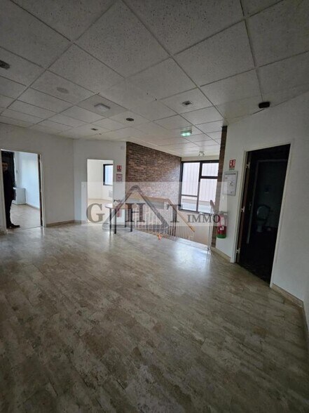 Office in Verrières-le-Buisson to rent - Interior Photo - Image 3 of 4