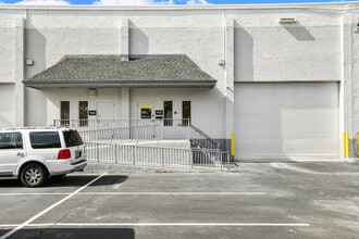 7950-7966 NW 14th St, Miami, FL to rent Building Photo- Image 2 of 20