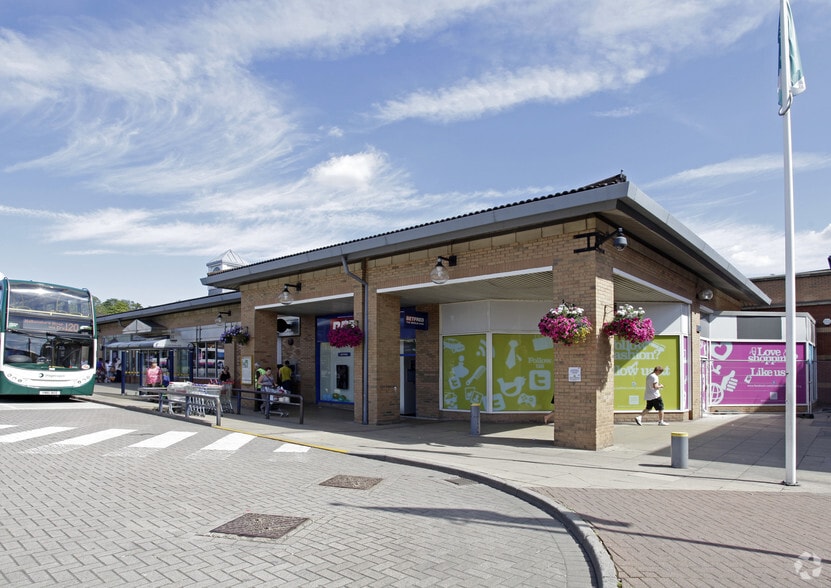 Crystal Peaks, Sheffield to rent - Building Photo - Image 3 of 15