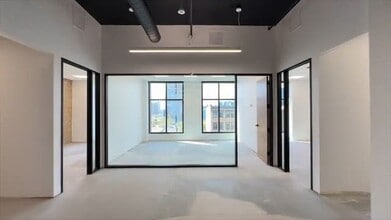 732 W Randolph St, Chicago, IL to rent - Commercial Listing Video