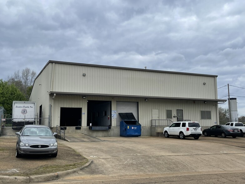 337 Industrial Dr, Jackson, MS for rent - Building Photo - Image 2 of 13