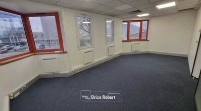 Office in Lyon to rent Interior Photo- Image 2 of 9