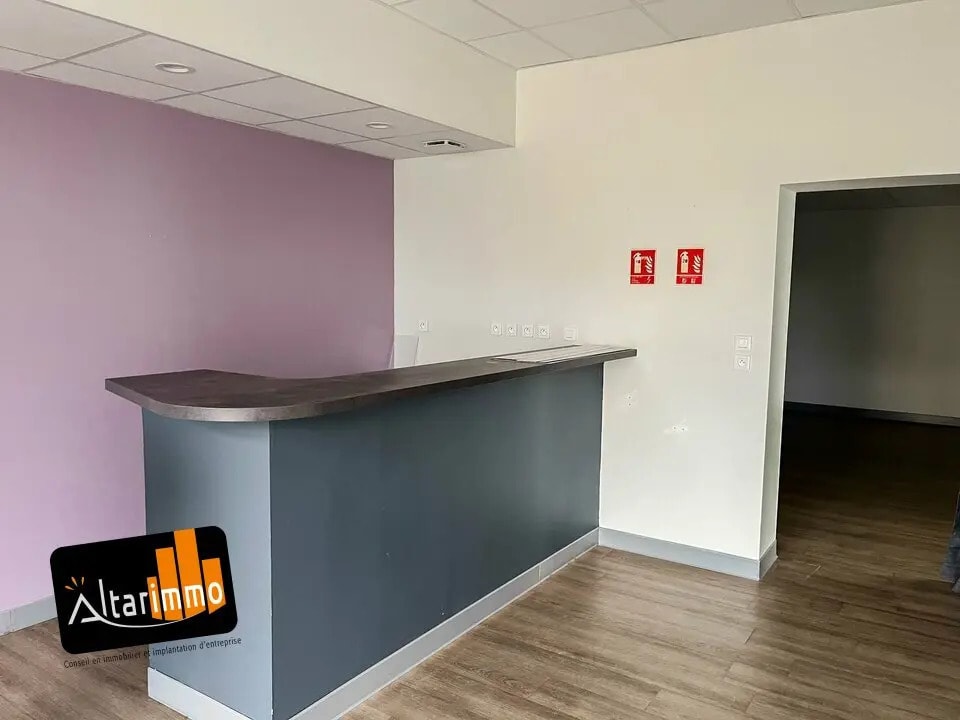 Location Commerce 100 m² - Photo 1