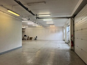 Light Industrial in Roissy-en-France to rent Interior Photo- Image 2 of 10