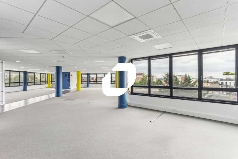 Office in Nanterre to rent Interior Photo- Image 1 of 15