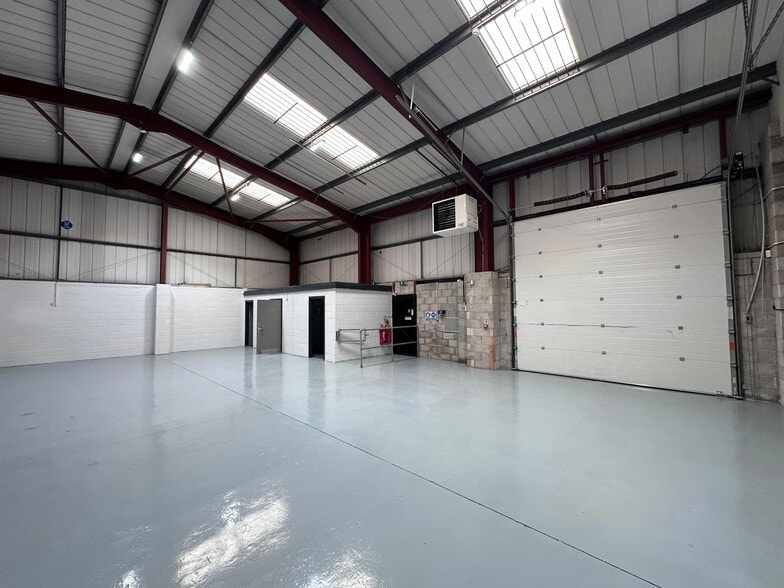 Portway Rd, Oldbury to rent - Building Photo - Image 3 of 7