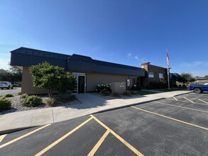 518-540 S Westland Dr, Appleton, WI for rent Building Photo- Image 1 of 12