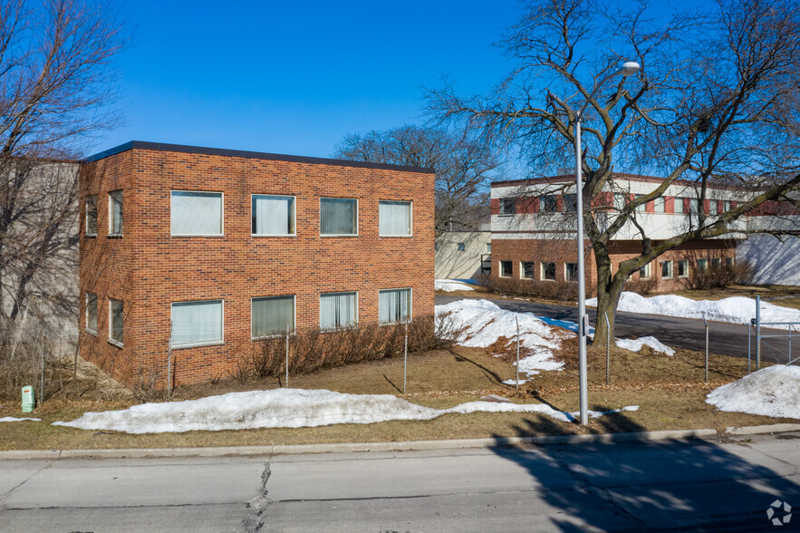 5200 W Clinton Ave, Milwaukee, WI for sale - Building Photo - Image 3 of 13